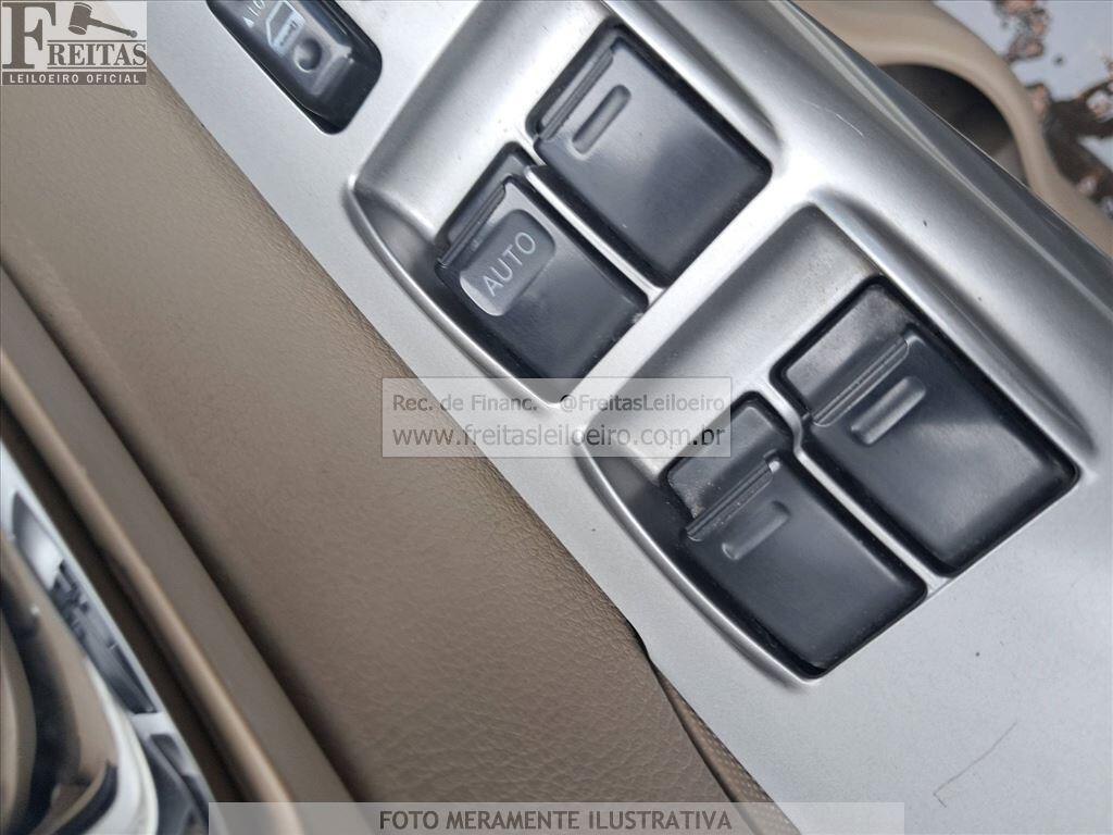 Foto 14 de 18: I/TOYOTA HILUX SW4 4X2SR, 12/12, PLACA: F__-___1, GASOL/ALC, BRANCA
