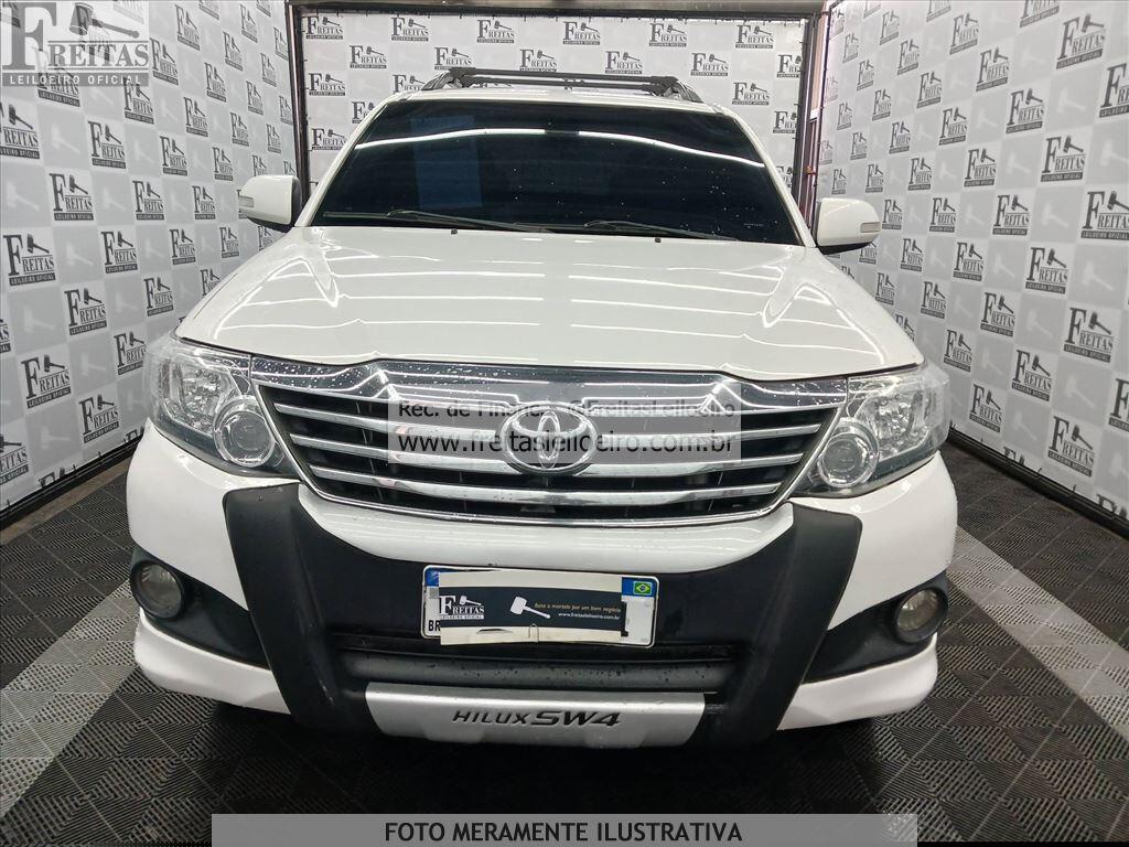 Foto 15 de 18: I/TOYOTA HILUX SW4 4X2SR, 12/12, PLACA: F__-___1, GASOL/ALC, BRANCA