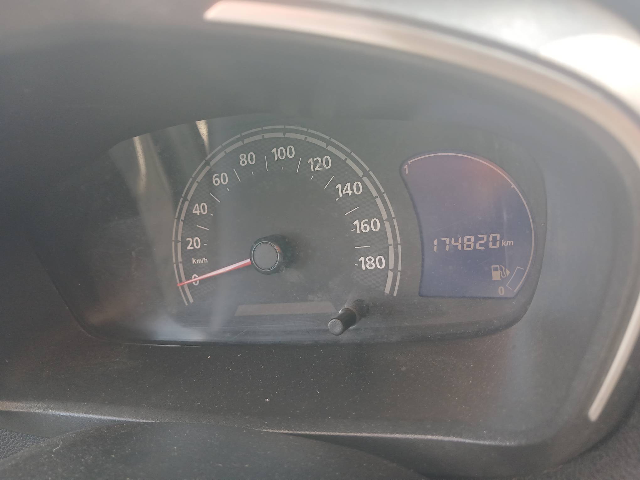 Foto 17 de 17: RENAULT/KWID ZEN 10MT, 19/20, PLACA: Q__-___1, GASOL/ALC, BRANCA