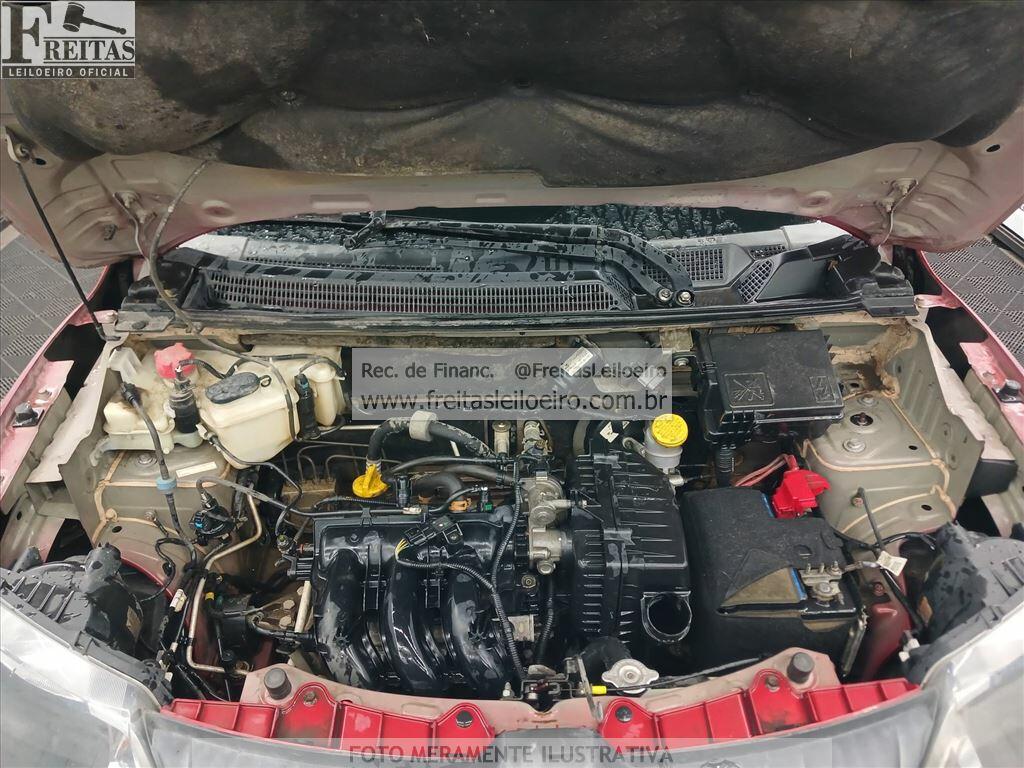 Foto 9 de 20: RENAUT/KWID ZEN 10MT, 19/20, PLACA: L__-___3, GASOL/ALC, VERMELHA