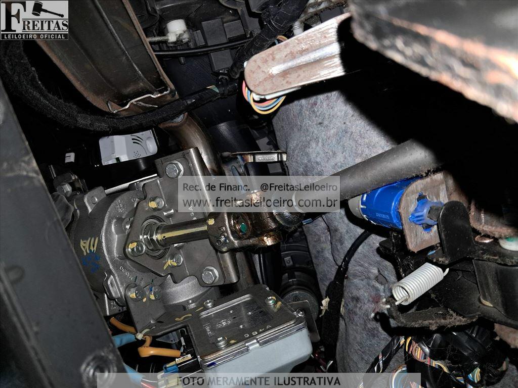 Foto 11 de 20: RENAUT/KWID ZEN 10MT, 19/20, PLACA: L__-___3, GASOL/ALC, VERMELHA