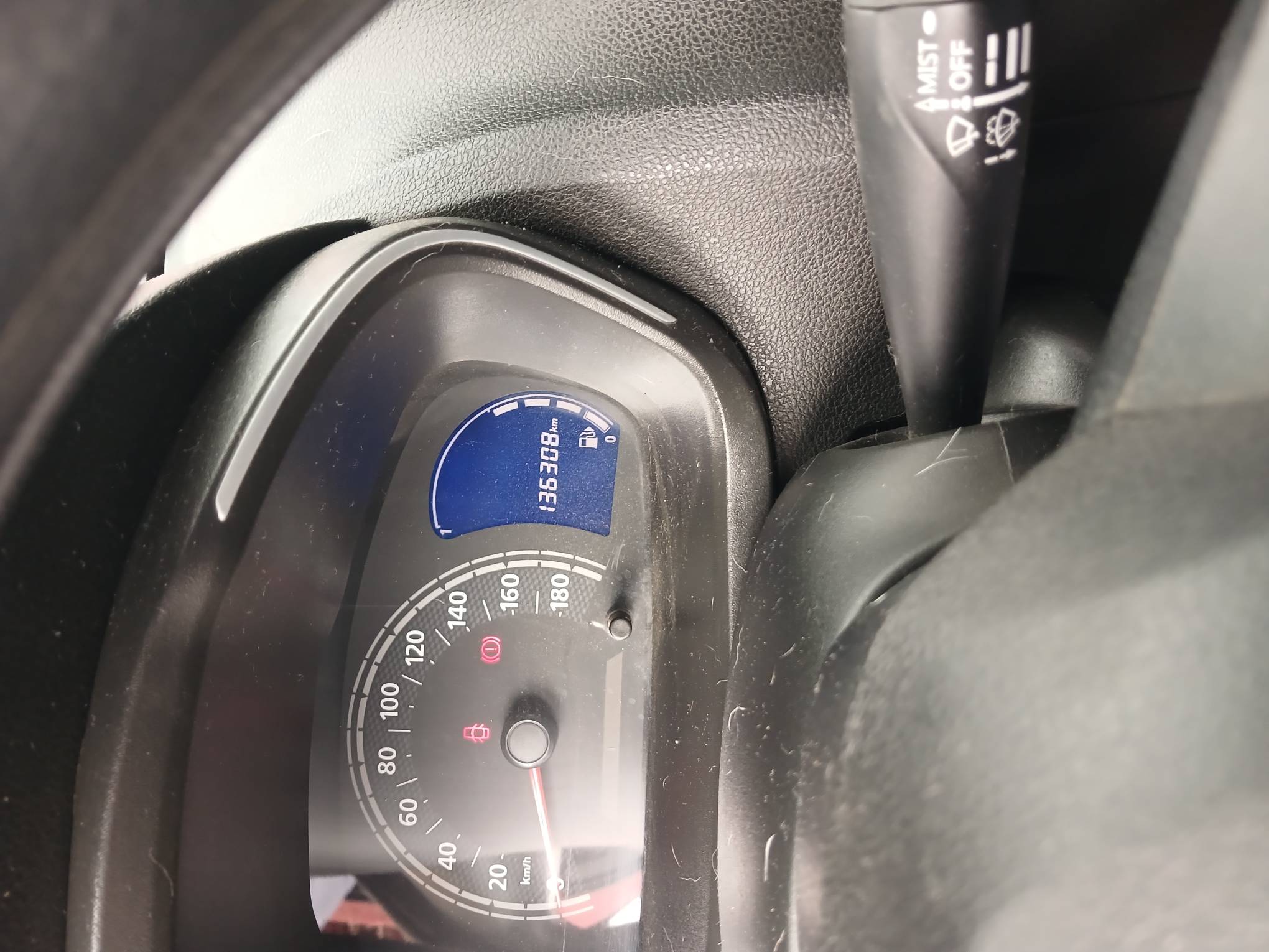Foto 20 de 20: RENAUT/KWID ZEN 10MT, 19/20, PLACA: L__-___3, GASOL/ALC, VERMELHA