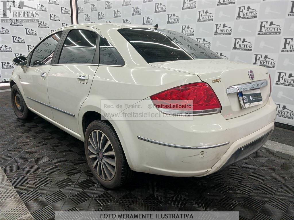 Foto 3: FIAT/LINEA ABSOL. 1.8 DL, 14/15, PLACA: K__-___0, GASOL/ALC/GN, BRANCA