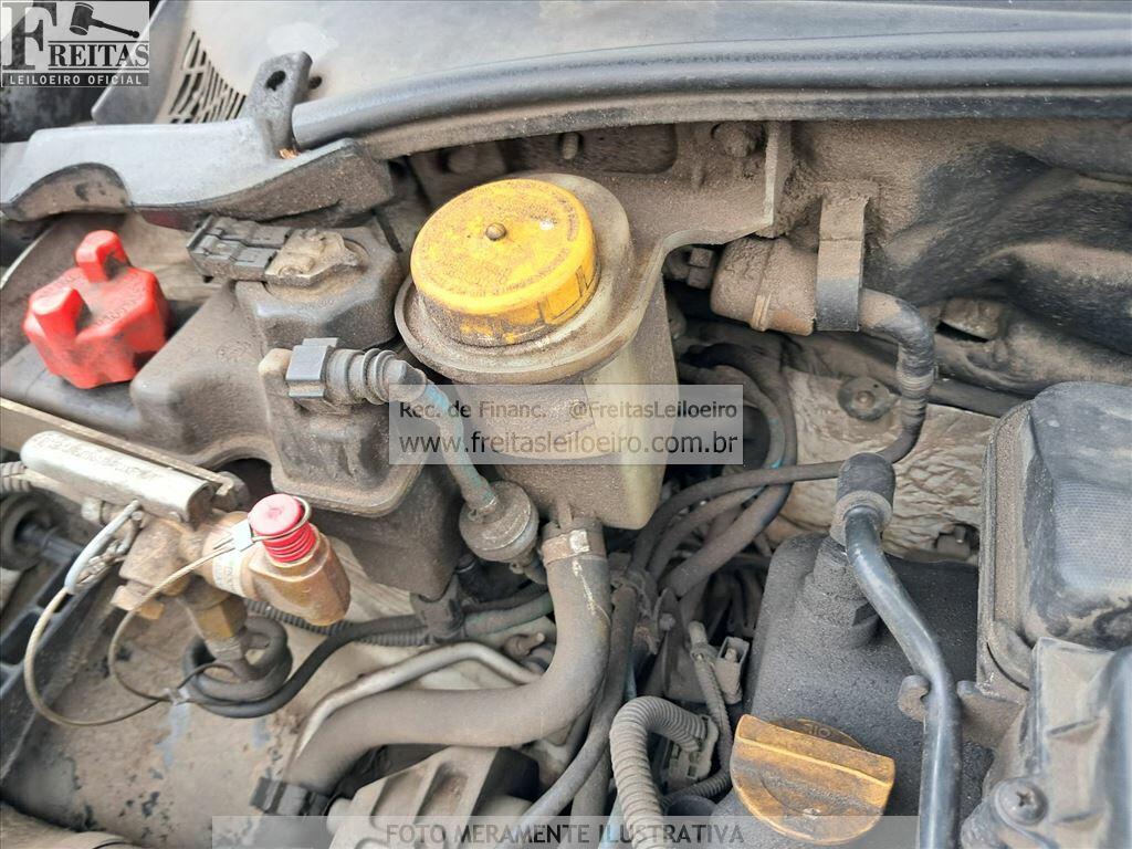 Foto 12 de 22: FIAT/LINEA ABSOL. 1.8 DL, 14/15, PLACA: K__-___0, GASOL/ALC/GN, BRANCA