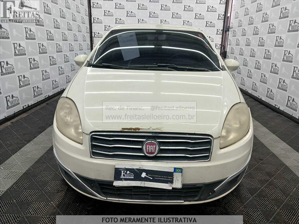 Foto 16 de 22: FIAT/LINEA ABSOL. 1.8 DL, 14/15, PLACA: K__-___0, GASOL/ALC/GN, BRANCA