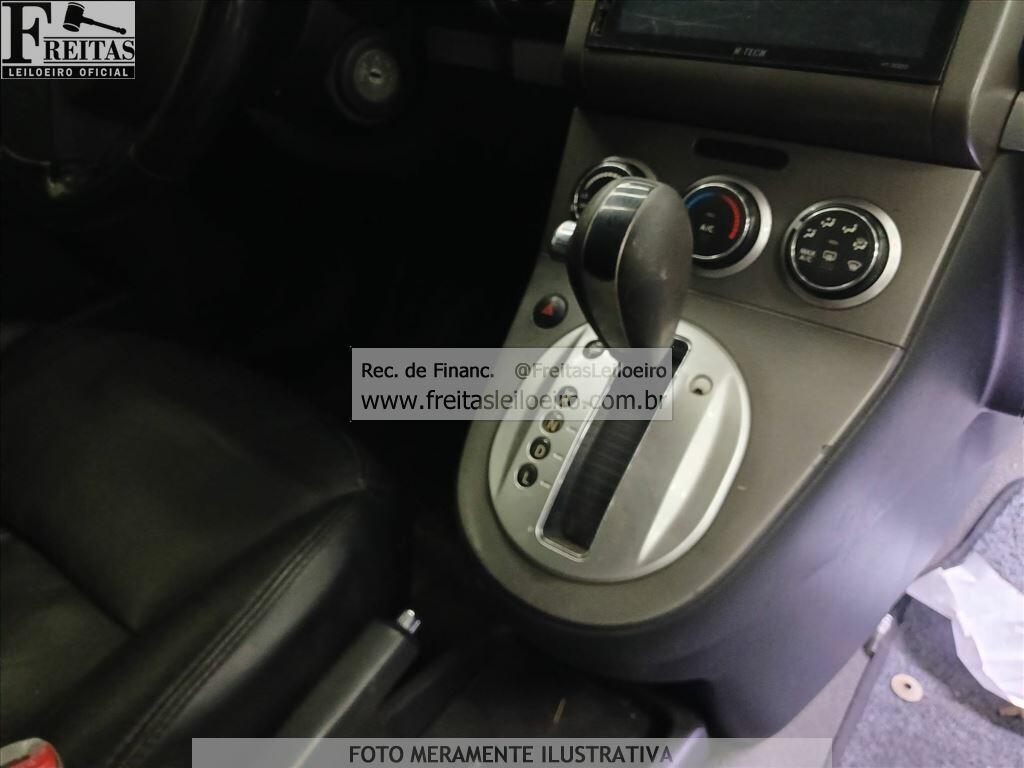 Foto 8 de 18: I/NISSAN SENTRA 20S FLEX, 09/10, PLACA: L__-___0, GASOL/ALC/GN, PRETA
