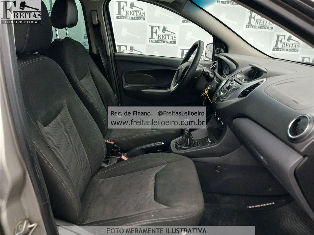 Foto 6 de 23: FORD/KA SEL 1.5 HA B, 16/17, PLACA: L__-___5, GASOL/ALC/GN, PRATA