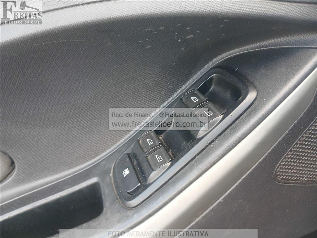 Foto 12 de 23: FORD/KA SEL 1.5 HA B, 16/17, PLACA: L__-___5, GASOL/ALC/GN, PRATA