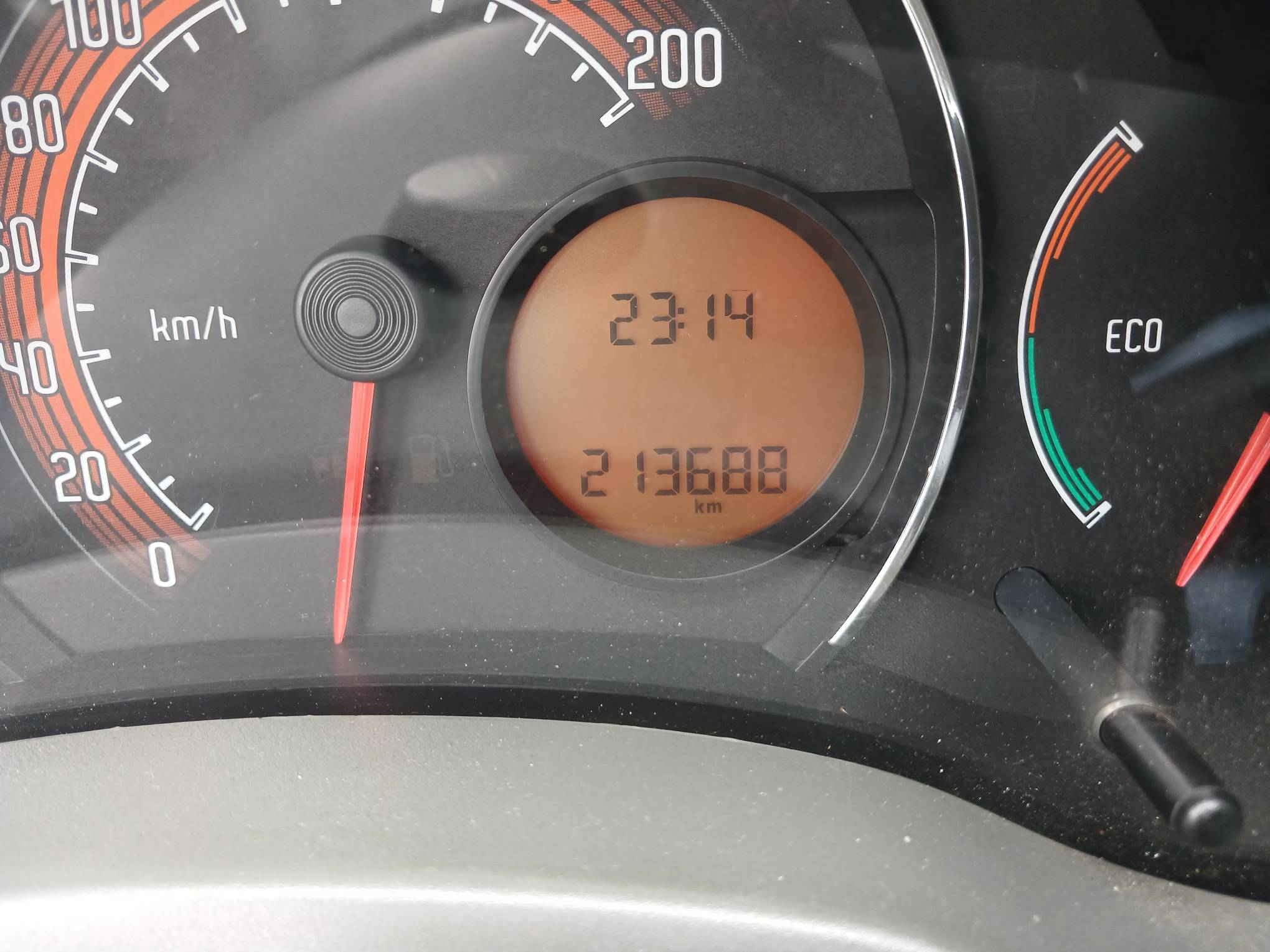Foto 22 de 22: FIAT/UNO VIVACE 1.0, 14/14, PLACA: F__-___2, GASOL/ALC, BRANCA