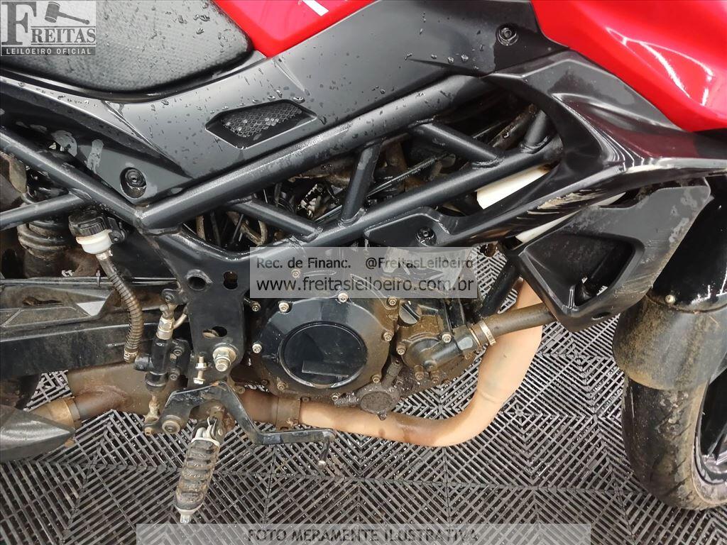 Foto 7 de 12: I/SHINERAY XY250-5A, 25/25, PLACA: T__-___3, GASOLINA, VERMELHA