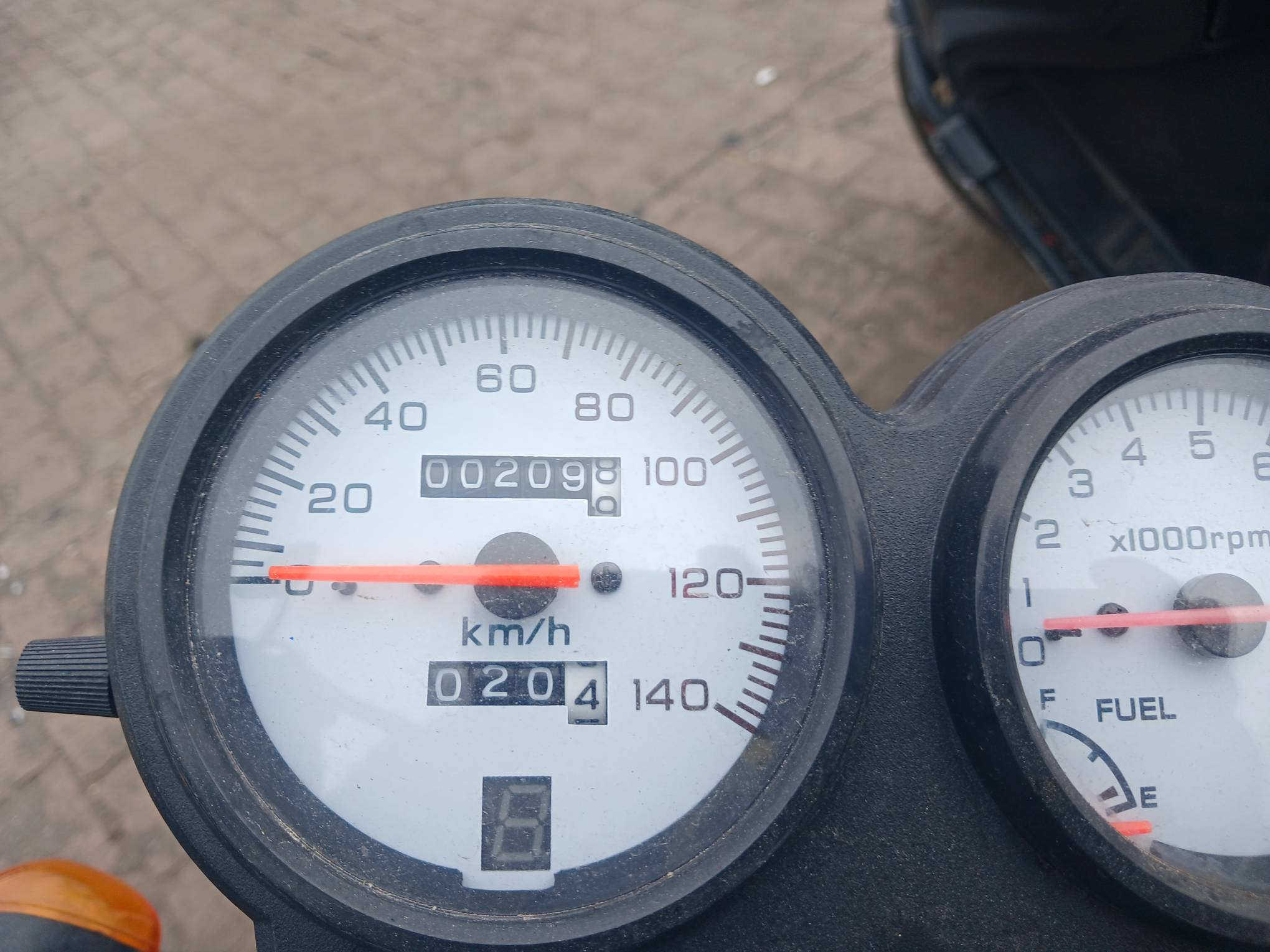 Foto 11 de 11: SHINERAY/XY125-6A CBS, 23/23, PLACA: F__-___4, GASOLINA, PRETA