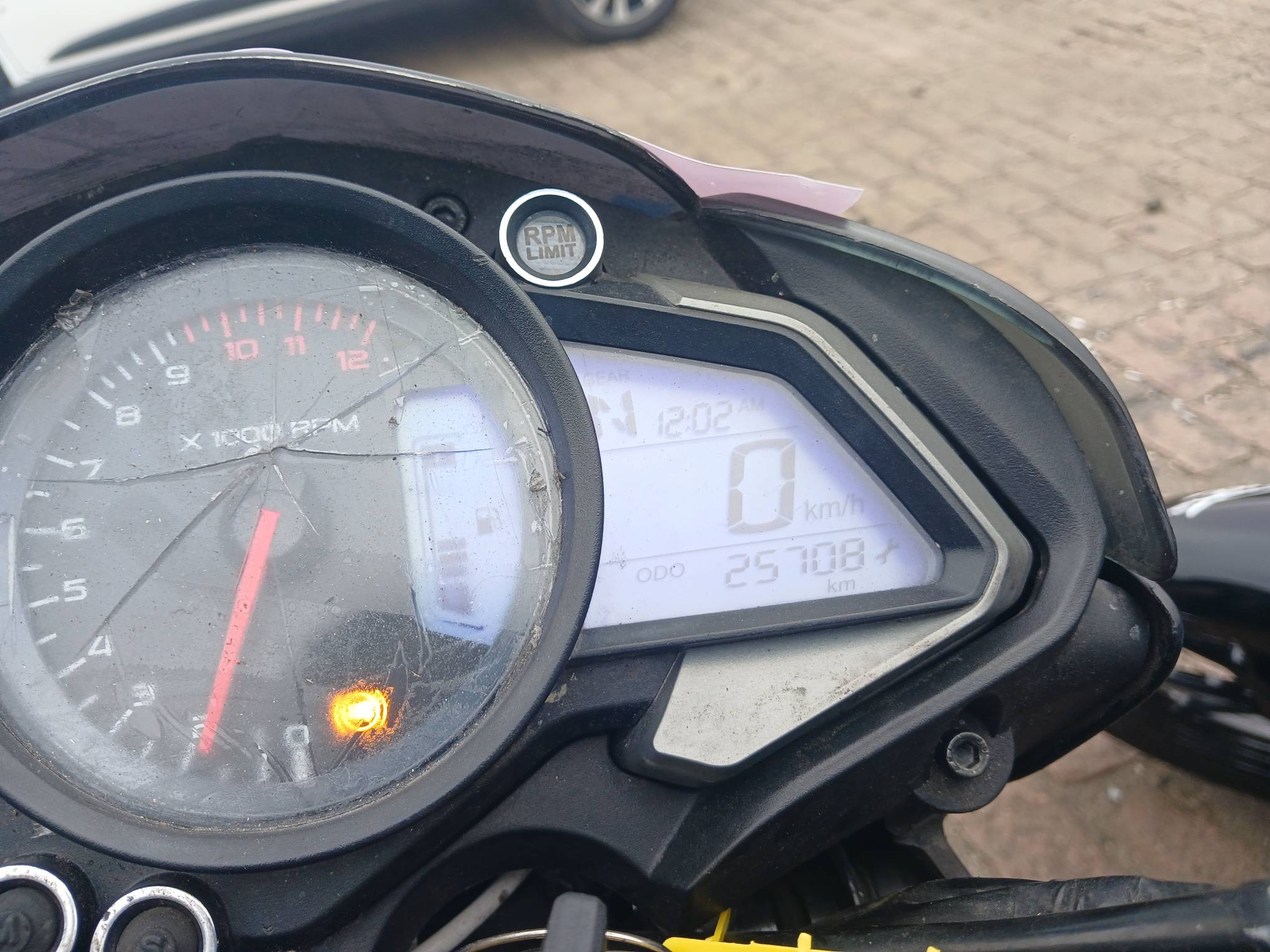 Foto 12 de 12: BAJAJ/DOMINAR D200, 25/25, PLACA: T__-___6, GASOLINA, PRETA