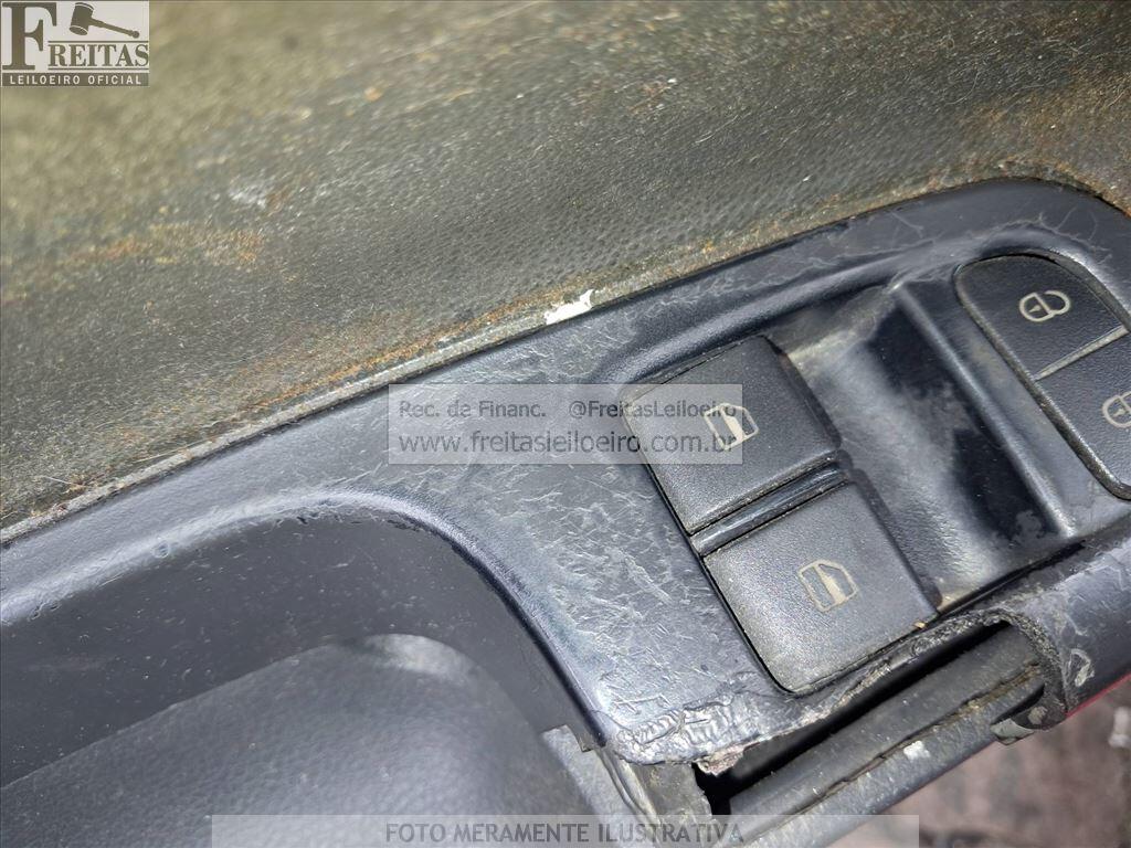 Foto 12 de 19: VW/GOL 1.0, 09/10, PLACA: E__-___6, GASOL/ALC, VERMELHA