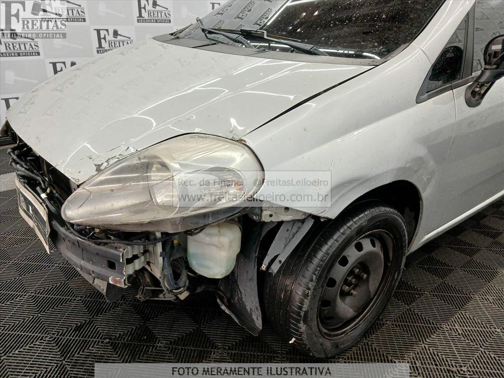 Foto 15 de 21: FIAT/PUNTO ESSENCE 1.8, 11/12, PLACA: E__-___0, GASOL/ALC, PRATA
