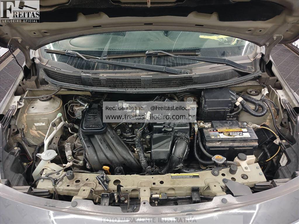 Foto 9 de 19: NISSAN/V-DRIVE 10 MT, 21/21, PLACA: R__-___3, GASOL/ALC, CINZA