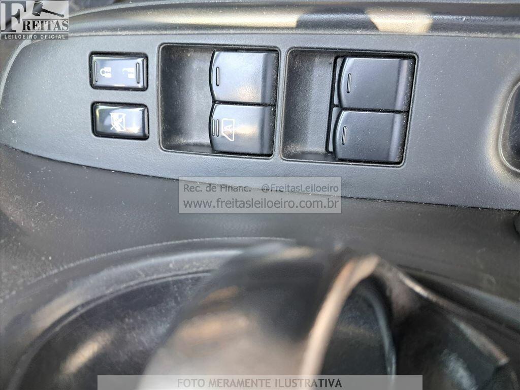 Foto 11 de 19: NISSAN/V-DRIVE 10 MT, 21/21, PLACA: R__-___3, GASOL/ALC, CINZA