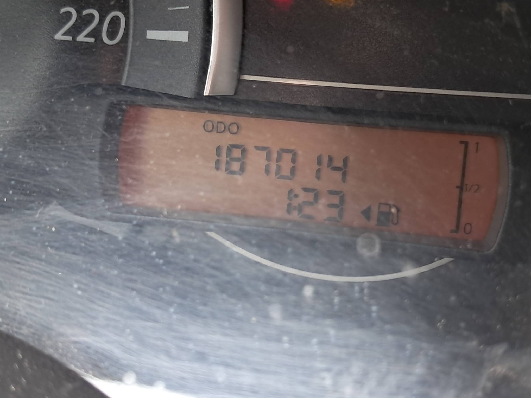 Foto 19 de 19: NISSAN/V-DRIVE 10 MT, 21/21, PLACA: R__-___3, GASOL/ALC, CINZA