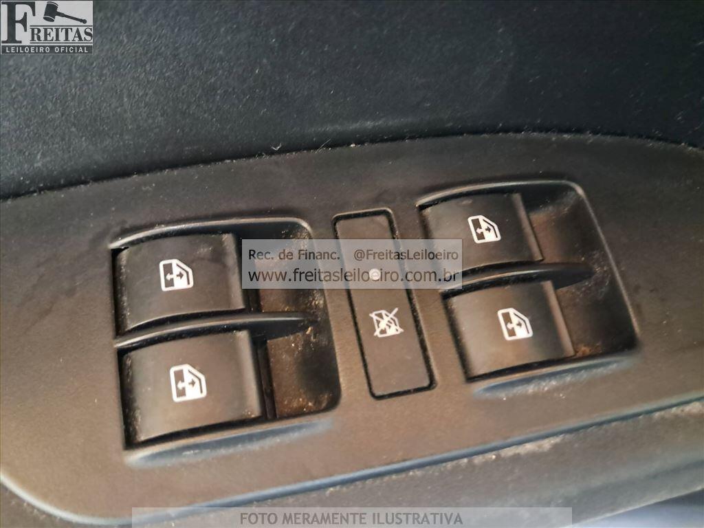 Foto 12 de 18: I/FIAT CRONOS DRIVE 1.0, 23/23, PLACA: G__-___3, GASOL/ALC, PRATA