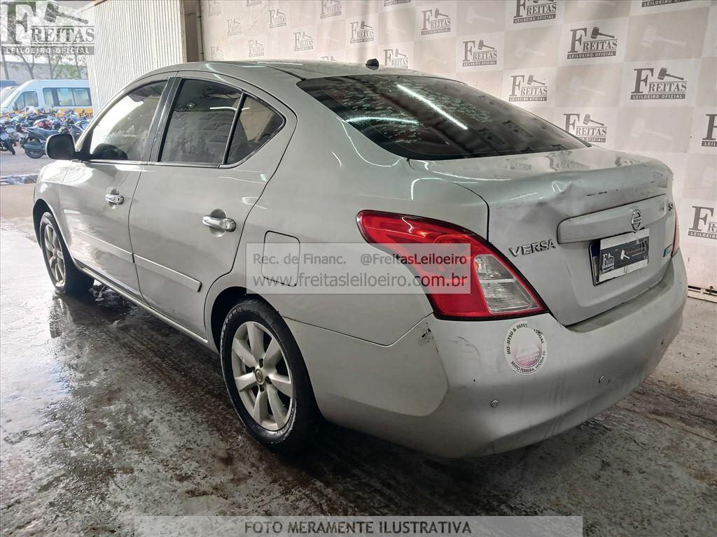Foto 3: I/NISSAN VERSA 16SL FLEX, 13/14, PLACA: O__-___4, GASOL/ALC, PRATA