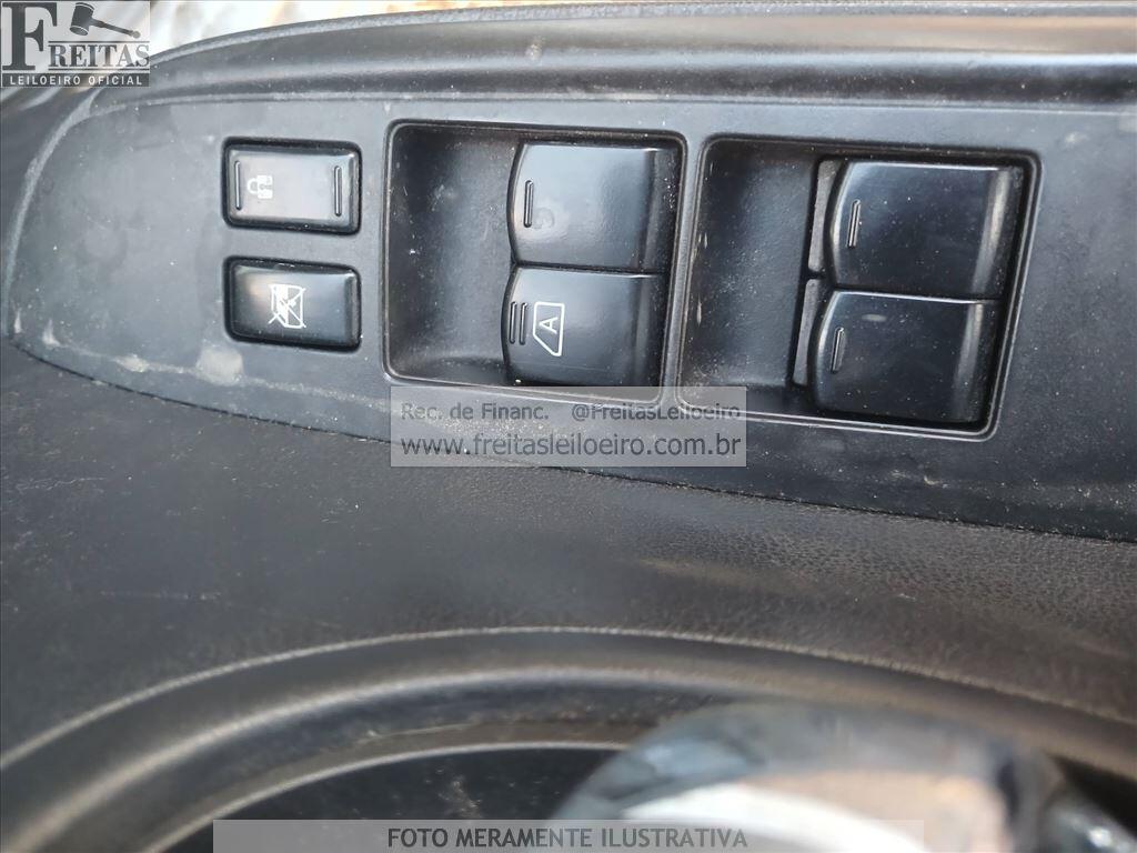 Foto 11 de 22: I/NISSAN VERSA 16SL FLEX, 13/14, PLACA: O__-___4, GASOL/ALC, PRATA
