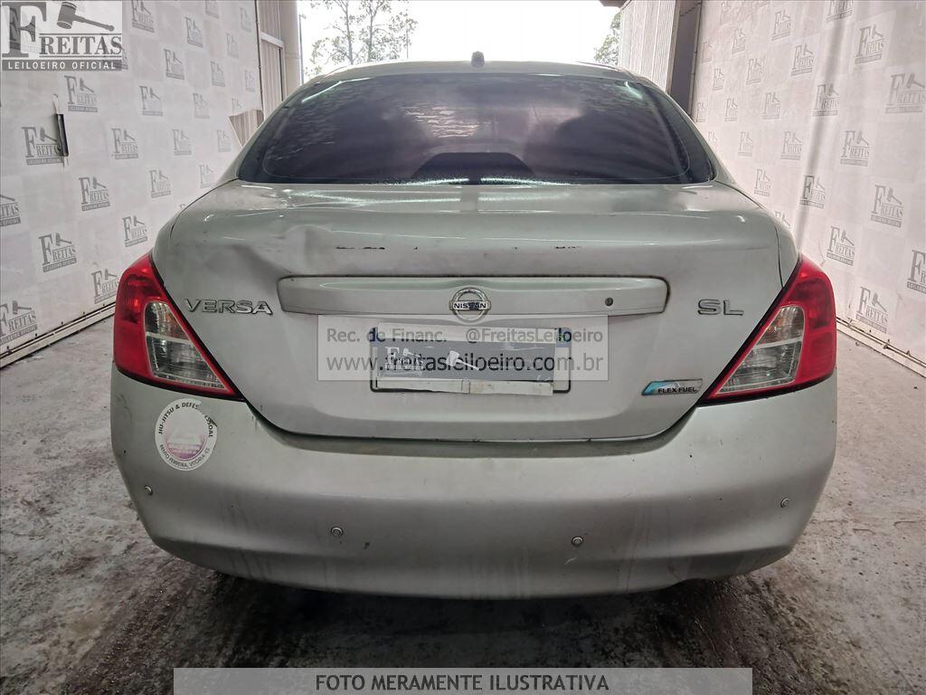 Foto 18 de 22: I/NISSAN VERSA 16SL FLEX, 13/14, PLACA: O__-___4, GASOL/ALC, PRATA