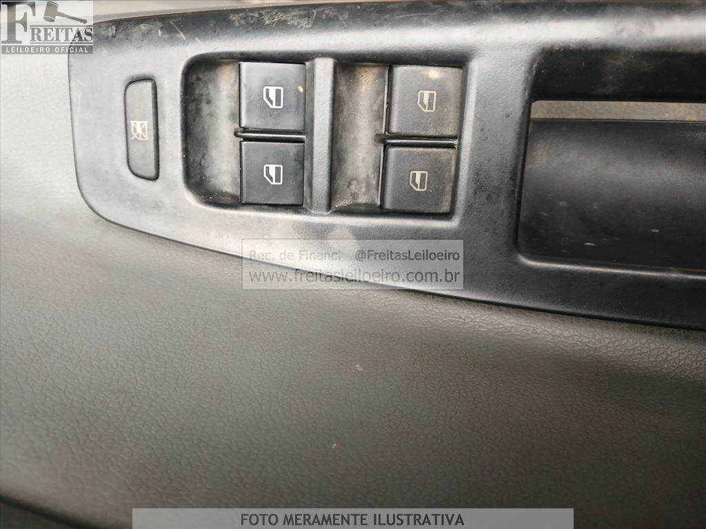 Foto 11 de 24: VW/POLO 1.6, 02/03, PLACA: L__-___5, GASOLINA, PRETA