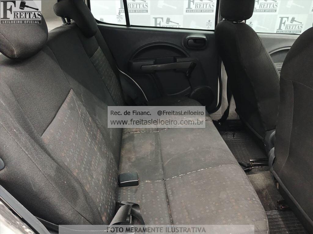Foto 7 de 15: FIAT/UNO VIVACE 1.0, 14/15, PLACA: P__-___3, GASOL/ALC, BRANCA