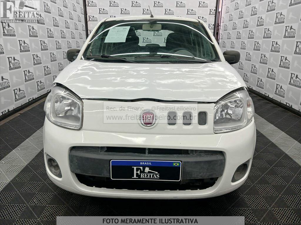 Foto 11 de 15: FIAT/UNO VIVACE 1.0, 14/15, PLACA: P__-___3, GASOL/ALC, BRANCA