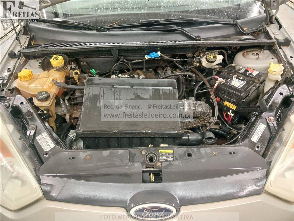 Foto 9 de 18: FORD/FIESTA 1.6 FLEX, 12/13, PLACA: N__-___5, GASOL/ALC, PRATA