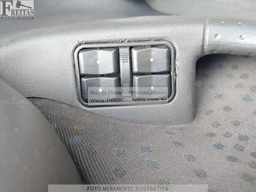 Foto 11 de 18: GM/CORSA HATCH MAXX, 12/12, PLACA: F__-___0, GASOL/ALC, PRETA