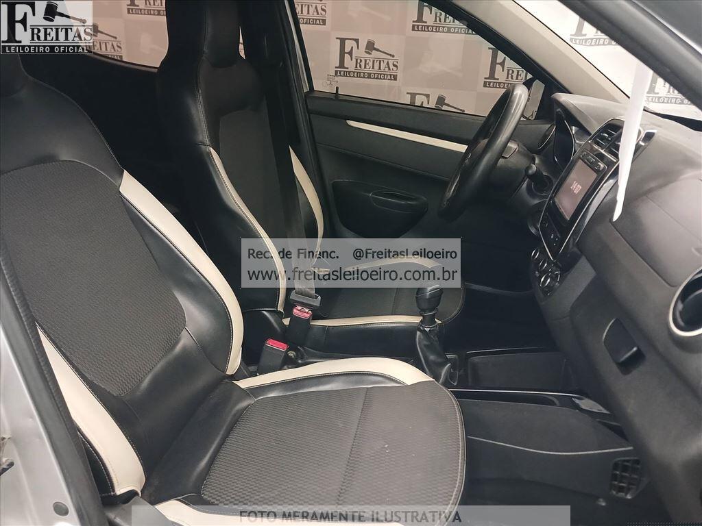 Foto 6 de 21: RENAULT/KWID INTENS 10MT, 18/19, PLACA: F__-___3, GASOL/ALC, PRATA