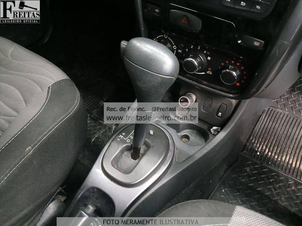 Foto 8 de 18: RENAULT/DUSTER 20 D 4X2A, 12/13, PLACA: I__-___2, GASOL/ALC, BRANCA
