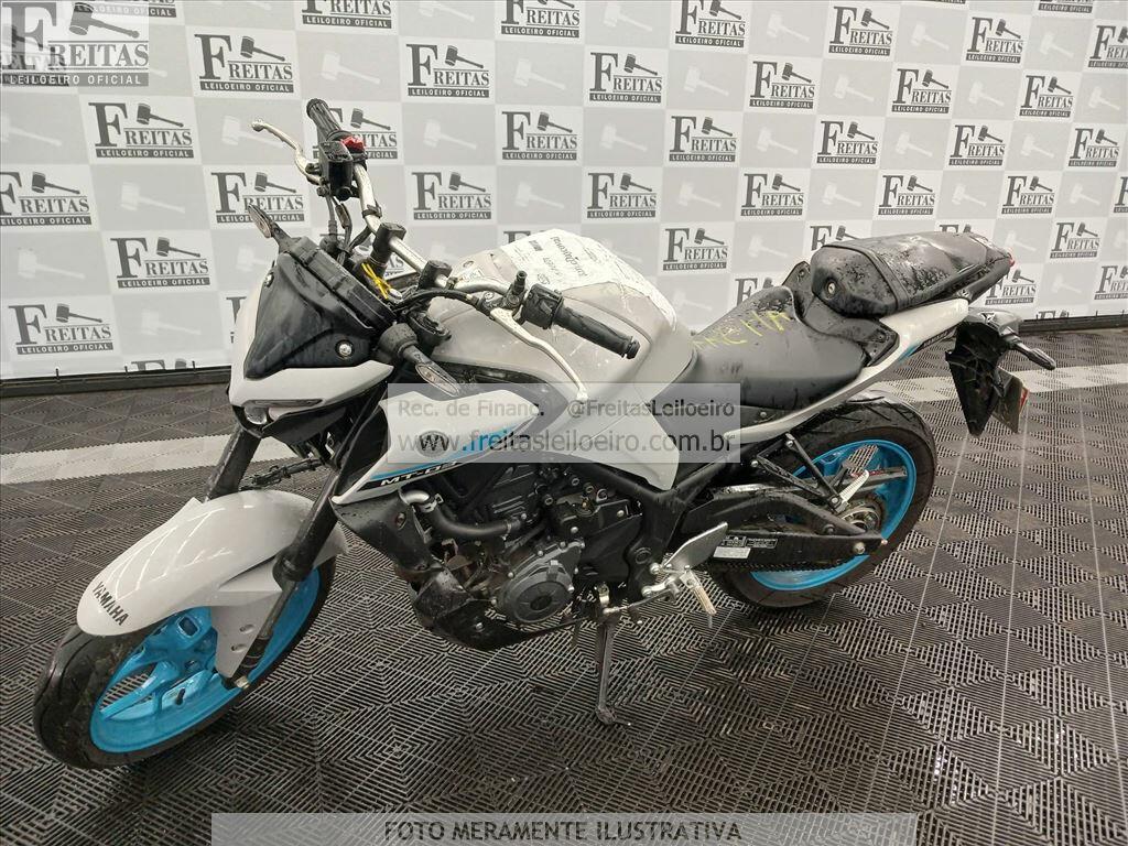 Foto 11 de 13: YAMAHA/MT03 ABS, 26/27, PLACA: T__-___3, GASOLINA, CINZA