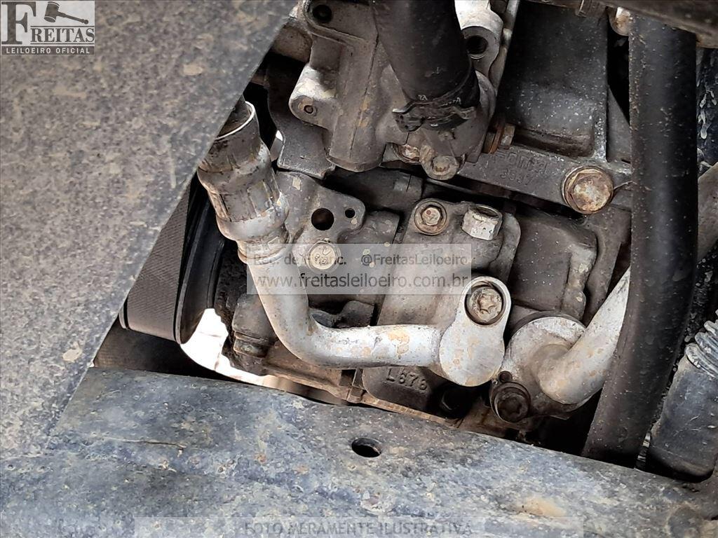 Foto 14 de 19: I/VW AMAROK CD 4X4 TREND, 14/15, PLACA: Q__-___1, DIESEL, BRANCA