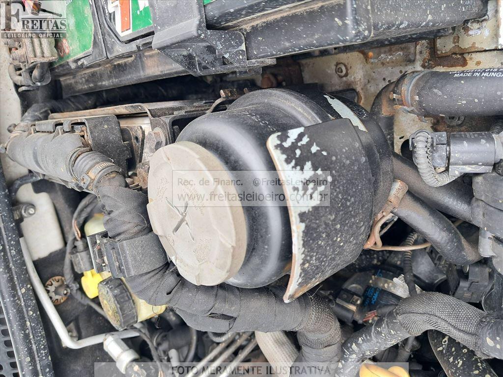 Foto 15 de 19: I/VW AMAROK CD 4X4 TREND, 14/15, PLACA: Q__-___1, DIESEL, BRANCA