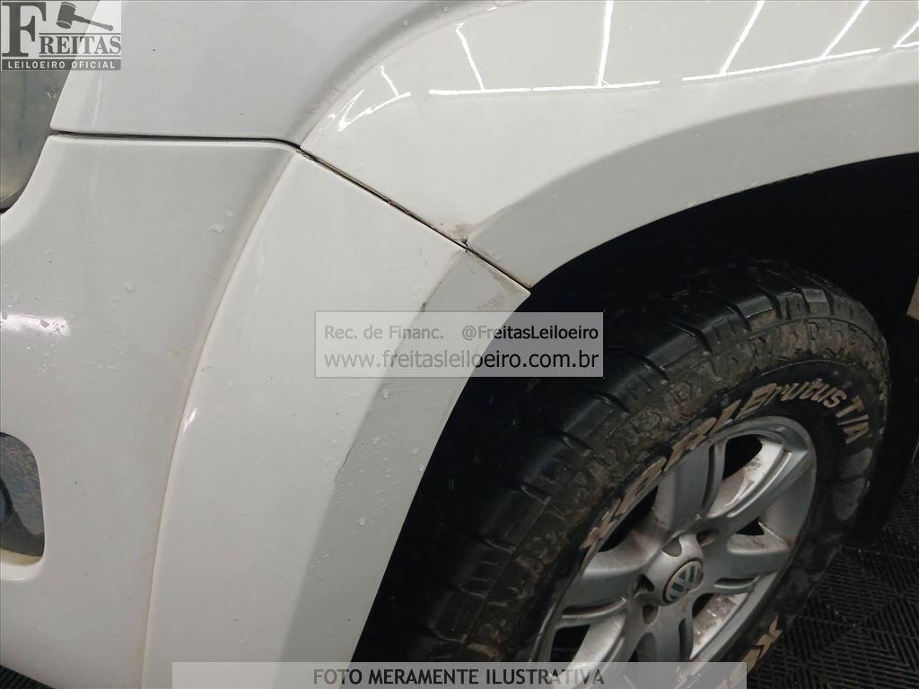 Foto 18 de 19: I/VW AMAROK CD 4X4 TREND, 14/15, PLACA: Q__-___1, DIESEL, BRANCA