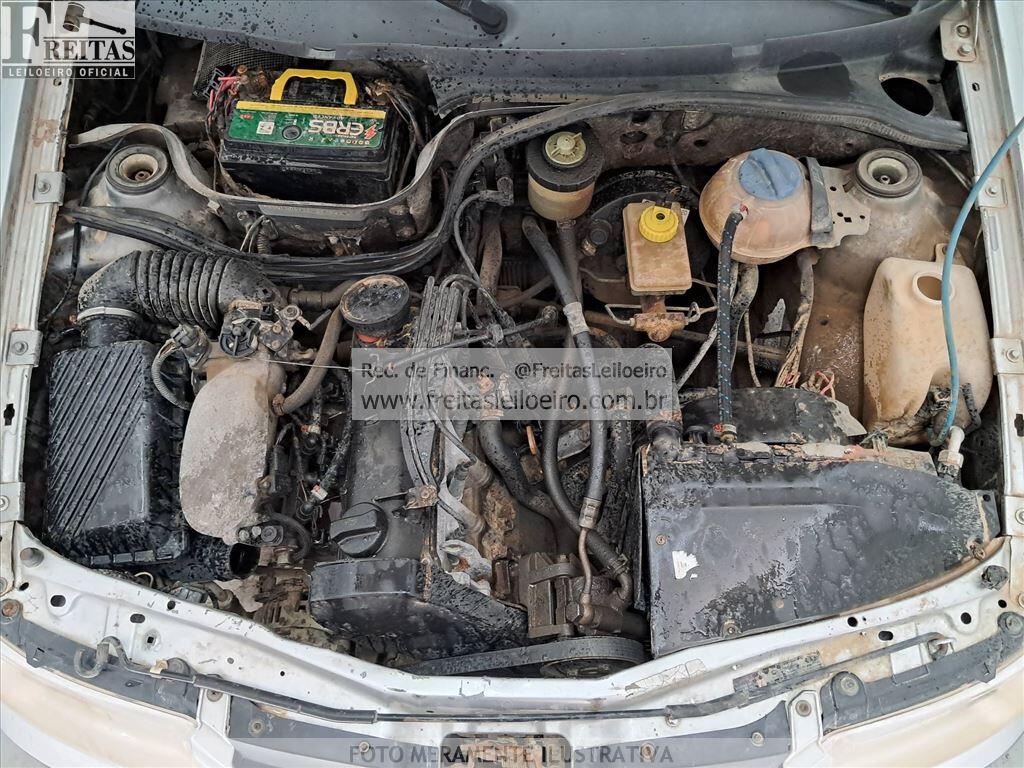 Foto 9 de 25: VW/SAVEIRO SUMMER 1 8, 00/01, PLACA: D__-___8, GASOLINA, CINZA