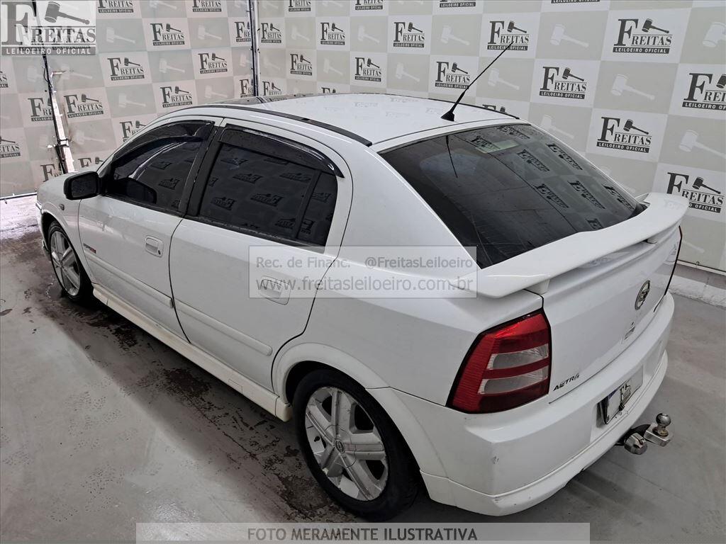 Foto 3: GM/ASTRA HATCH 5P GSI, 03/03, PLACA: M__-___1, GASOLINA, BRANCA