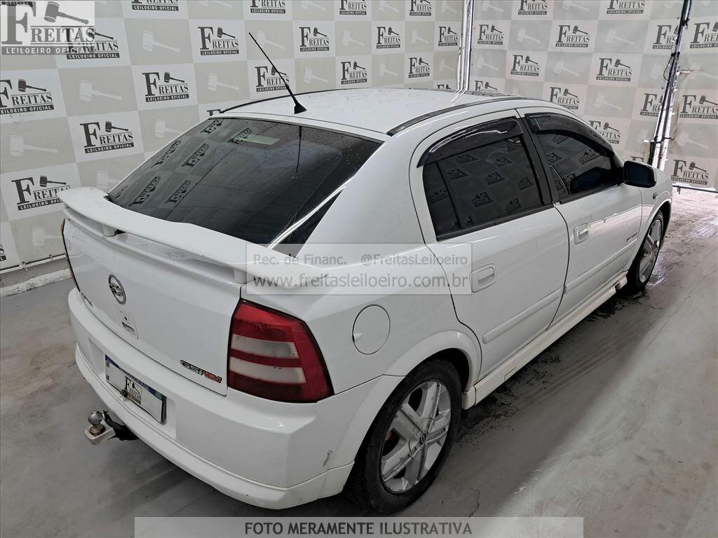 Foto 4: GM/ASTRA HATCH 5P GSI, 03/03, PLACA: M__-___1, GASOLINA, BRANCA