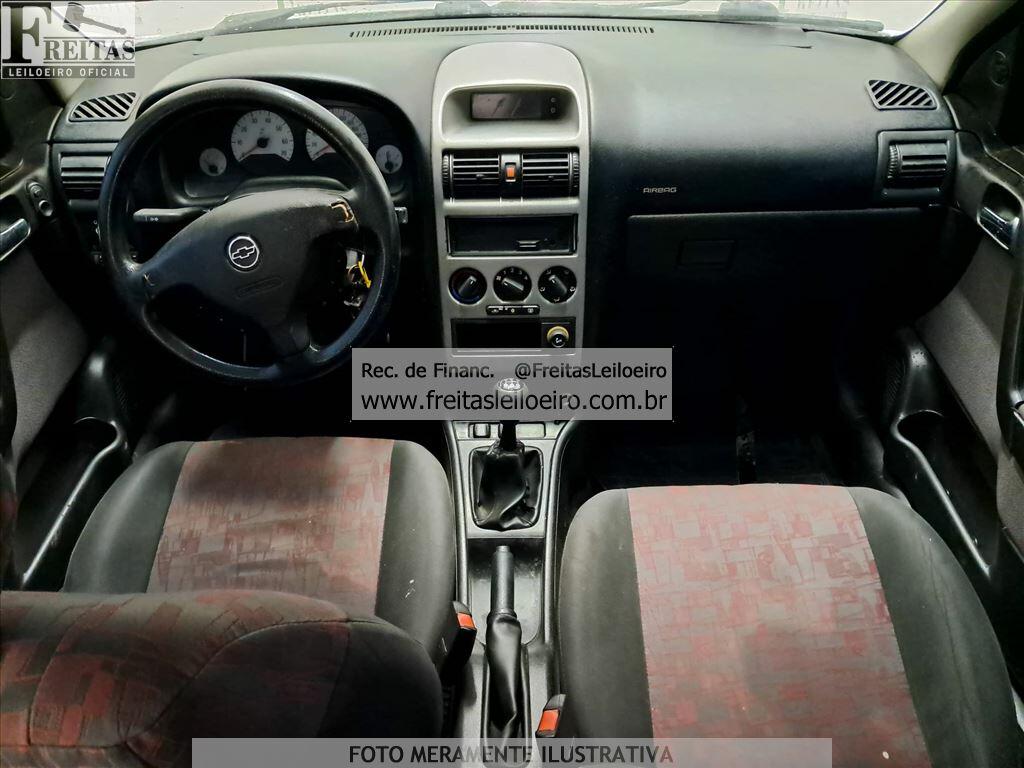 Foto 5: GM/ASTRA HATCH 5P GSI, 03/03, PLACA: M__-___1, GASOLINA, BRANCA