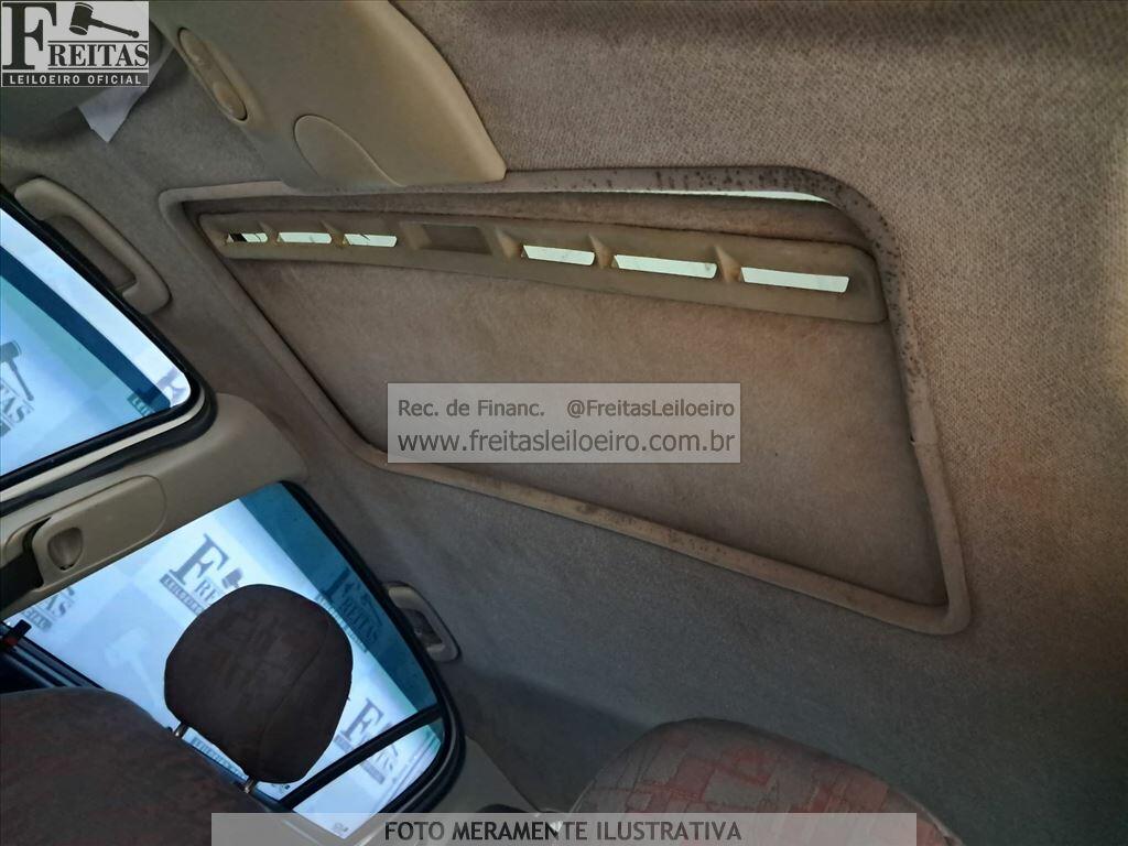 Foto 8 de 27: GM/ASTRA HATCH 5P GSI, 03/03, PLACA: M__-___1, GASOLINA, BRANCA