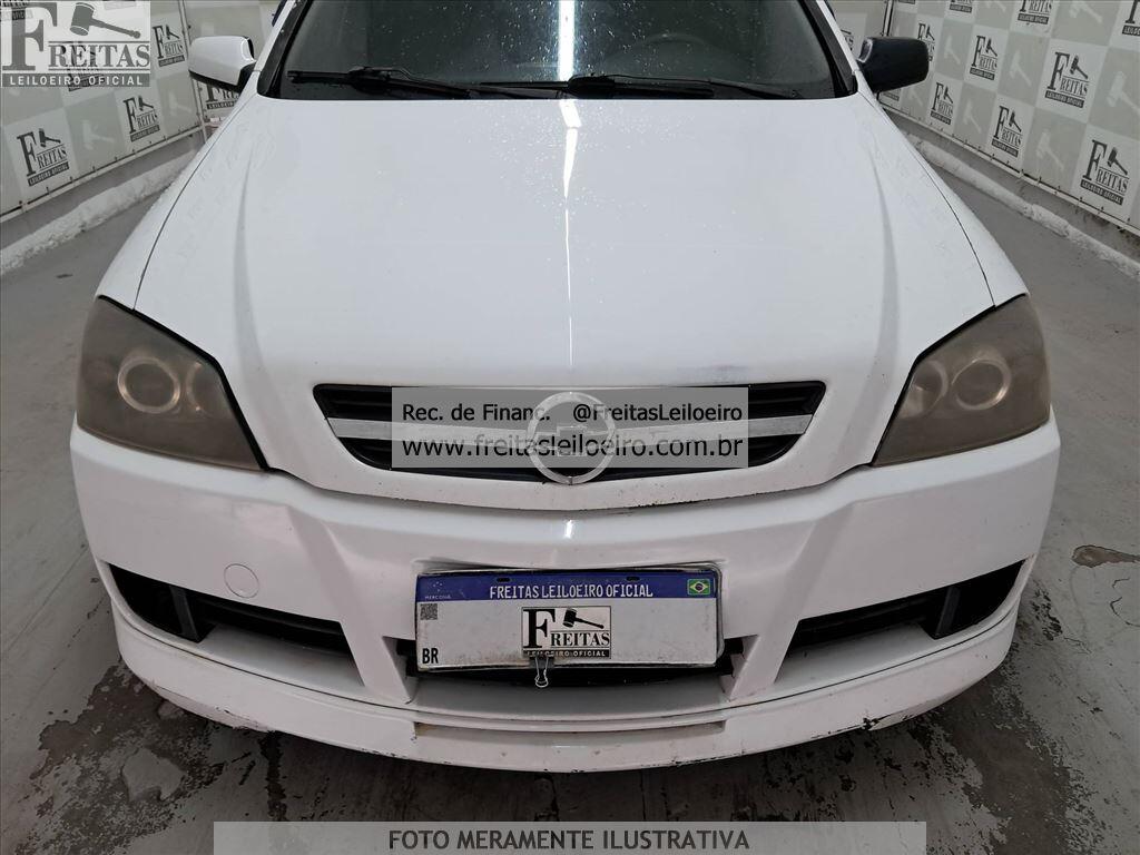 Foto 18 de 27: GM/ASTRA HATCH 5P GSI, 03/03, PLACA: M__-___1, GASOLINA, BRANCA
