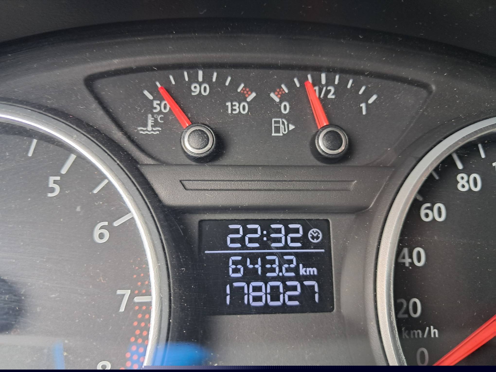 Foto 14 de 14: VW/GOL 1.6 POWER, 09/09, PLACA: E__-___5, GASOL/ALC, PRATA