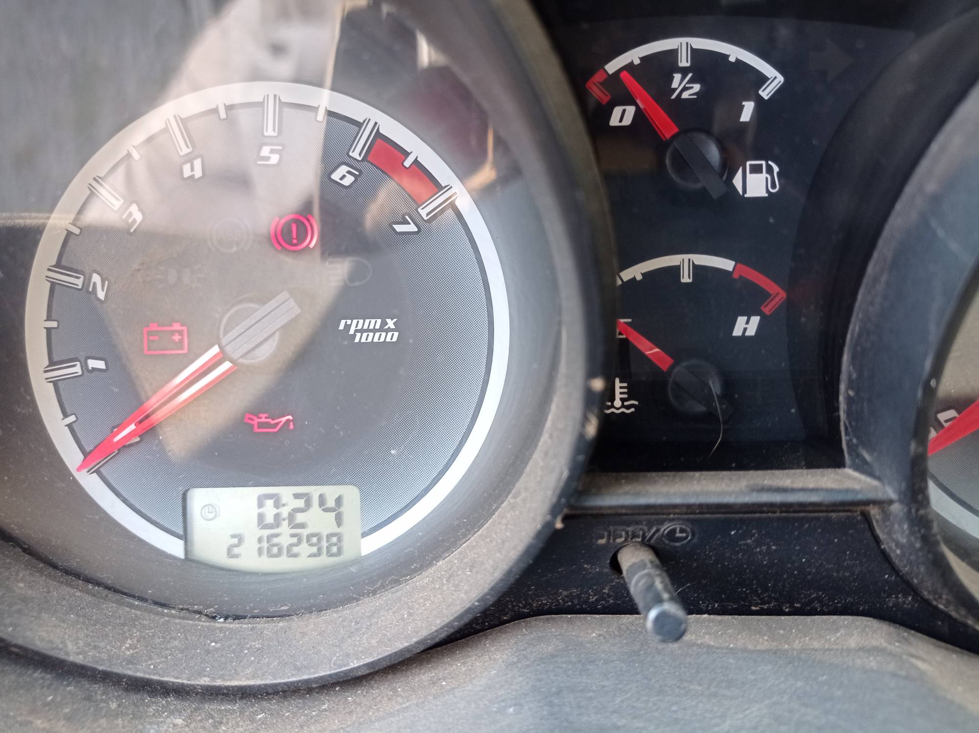 Foto 24 de 24: FORD/FIESTA FLEX, 10/11, PLACA: E__-___9, GASOL/ALC, PRETA