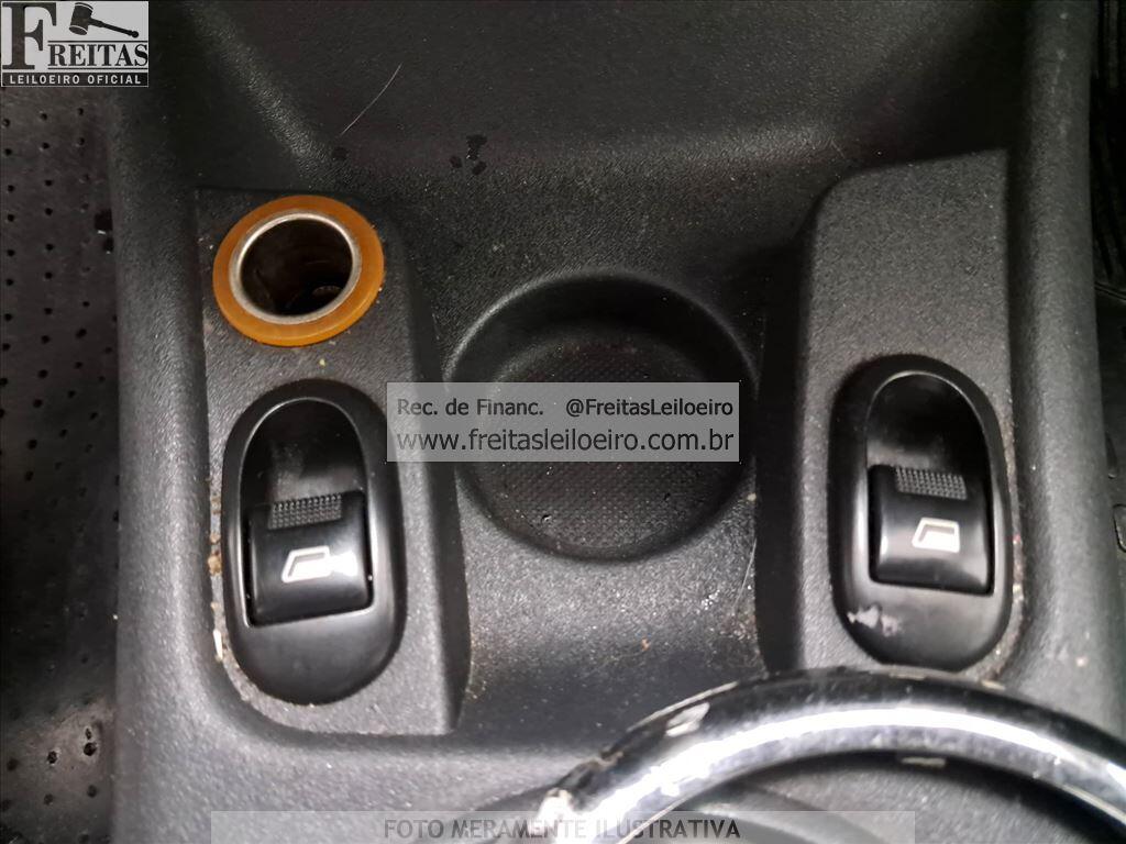 Foto 10 de 25: CITROEN/C3 XTR 16 FLEX, 09/10, PLACA: L__-___0, GASOL/ALC, PRATA