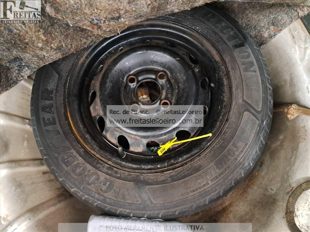 Foto 12 de 27: CHEVROLET/CLASSIC LS, 13/14, PLACA: O__-___5, GASOL/ALC, BEGE