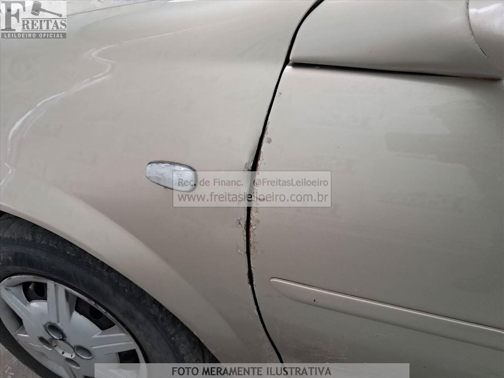 Foto 21 de 27: CHEVROLET/CLASSIC LS, 13/14, PLACA: O__-___5, GASOL/ALC, BEGE