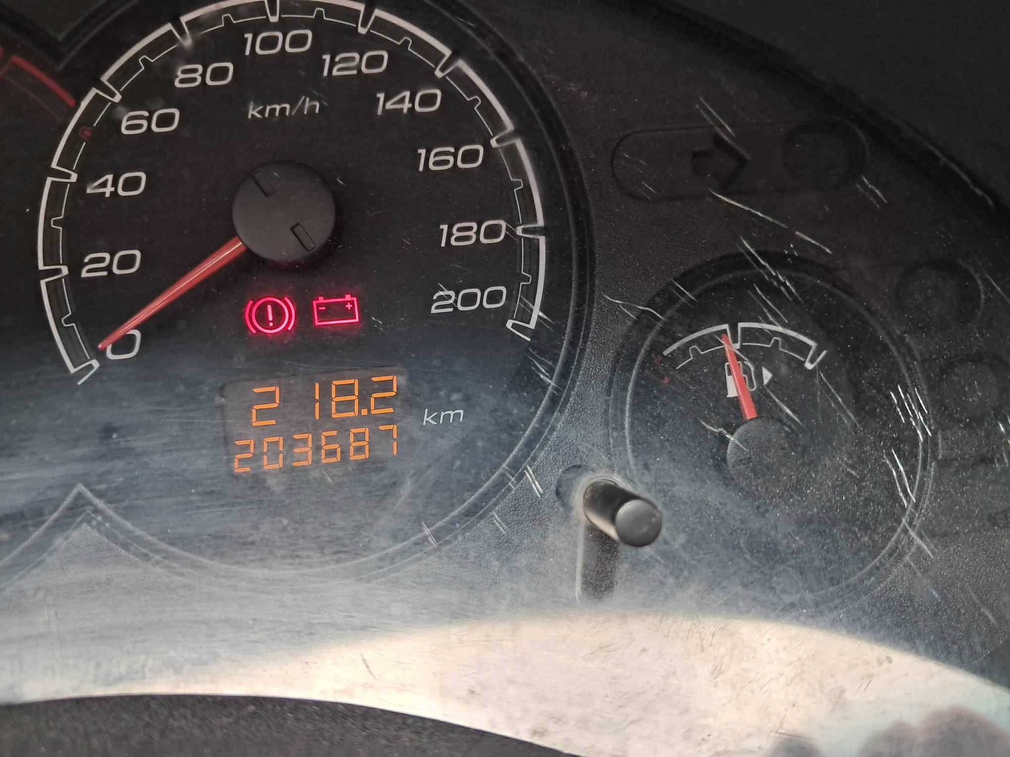 Foto 27 de 27: CHEVROLET/CLASSIC LS, 13/14, PLACA: O__-___5, GASOL/ALC, BEGE