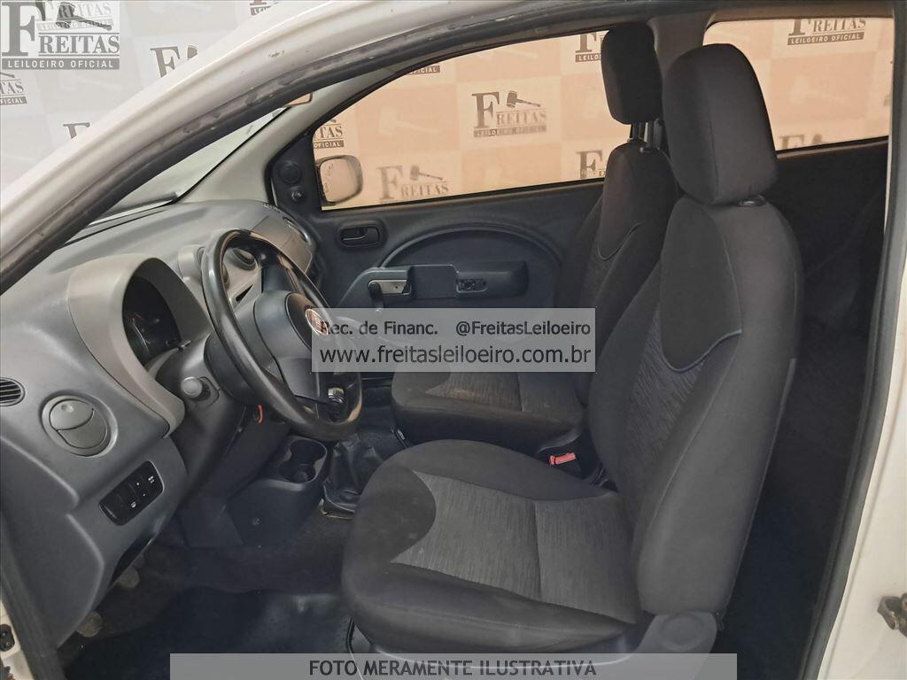 Foto 6 de 22: FIAT/UNO VIVACE 1.0, 14/15, PLACA: I__-___6, GASOL/ALC, BRANCA