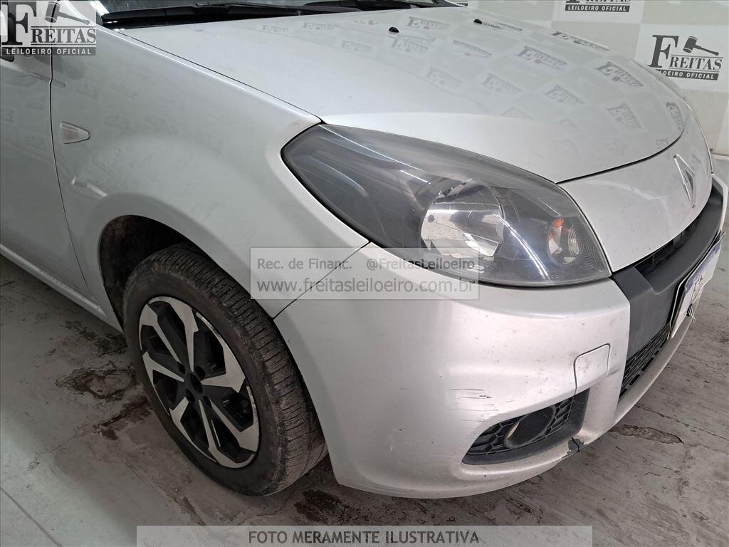 Foto 8 de 25: RENAULT/SANDERO EXP 16HP, 13/14, PLACA: I__-___8, GASOL/ALC, PRATA